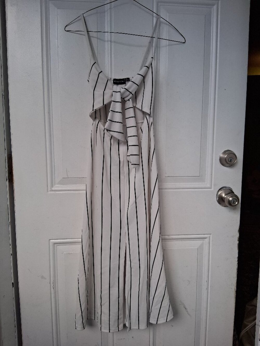 White with black stripe sleeveless dress with cut-out Size 0 Pretty Little Thing